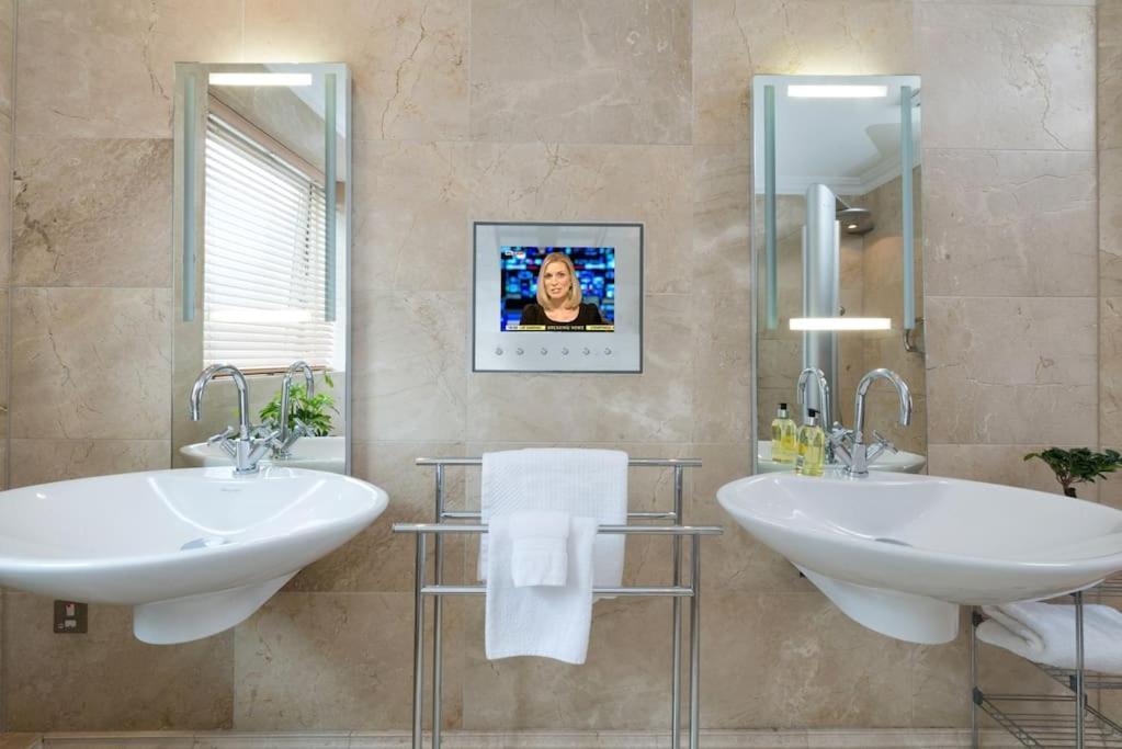 Luxury Center Penthouse - Location Appartement *