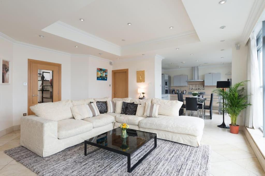 Luxury Center Penthouse - Location Appartement *